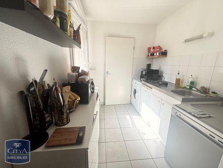 Location Appartement 3 pièces 53m² LE CATEAU CAMBRESIS 59360 - Photo 4