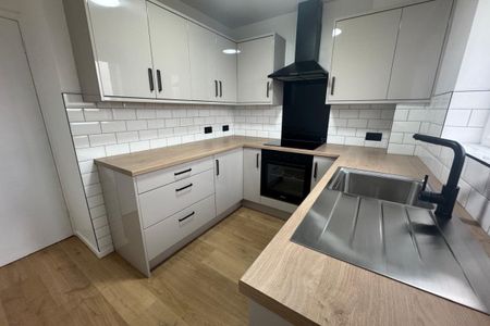 St Andrews Green - Photo 5