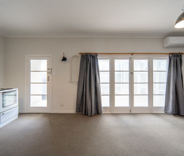 Renovated Three-Bedroom Home - 1 weeks free rent - Photo 1