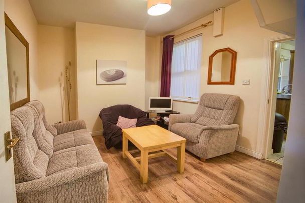 Room 1, 40 Nansen Street, Belfast, BT12 6AT - Photo 1