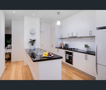 7 Lakeside Crescent, Maribyrnong, Vic 3032 - Photo 6
