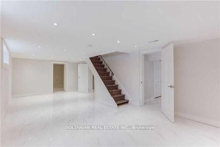 44 Tremont Crescent - Photo 3
