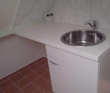 Te huur in het centrum van Roosendaal: een zeer ruime zolderstudio - Foto 4