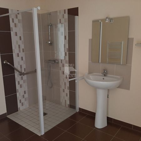 Location Appartement 2 pièces 57m² - Photo 3