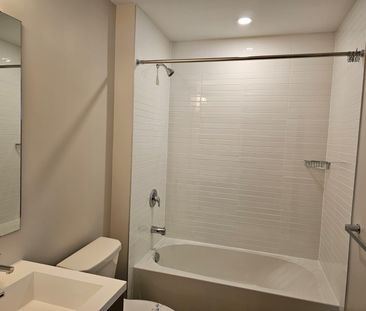 For Lease - 3220 William Coltson Avenue Unit# 422, Oakville, Ontario - Photo 6