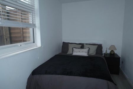 1 Bed Flat, Bow Lane, N12 - Photo 4