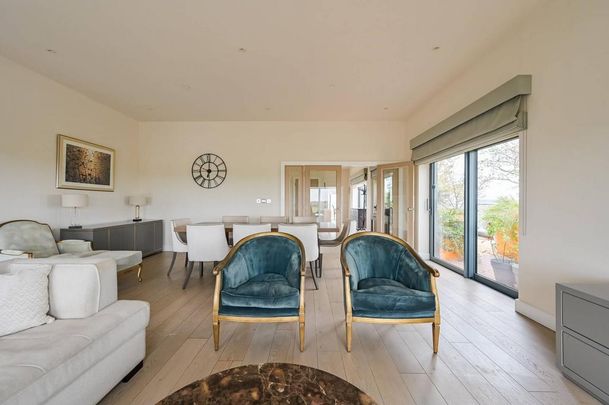 5 bedroom flat to rent - Photo 1