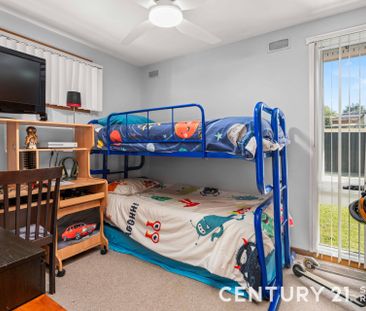 Spacious Family Home - Photo 6