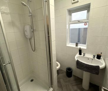 1 bedroom bedsit to rent - Photo 2
