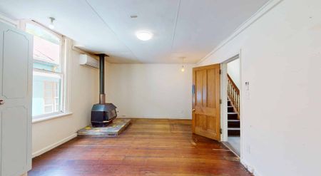 Exceptional 6-Bedroom Family Home in Aro Valley, Wellington - Photo 3