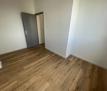Location Appartement 4 pièces 98m² LALLAING 59167 - Photo 3