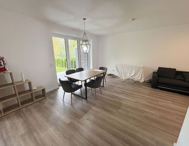 Neuwertige 3-Zimmer-Erdgeschosswohnung in Rheine-Eschendorf zur Miete mit Stellplatz im Freien - Photo 1
