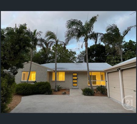 11 Wantima Street, Noosa Heads, Qld 4567 - Photo 2