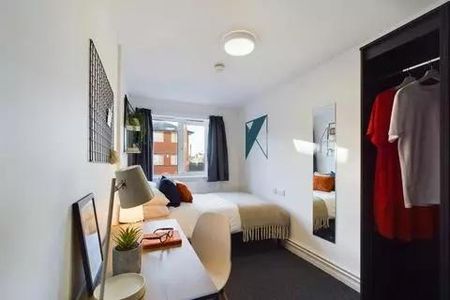 1 bedroom in a house share to rent - Photo 4