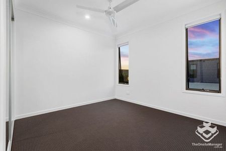 GREAT LOCATION + MODERN STYLE HOME - Photo 3