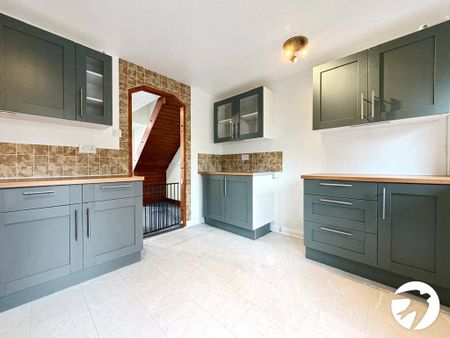 2 bedroom semi-detached house to rent - Photo 4