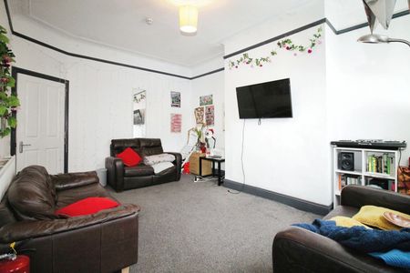 5 bedroom terraced house to rent - Photo 2