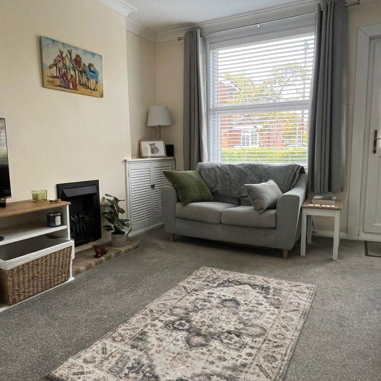 2 bedroom terraced house to rent - Photo 1