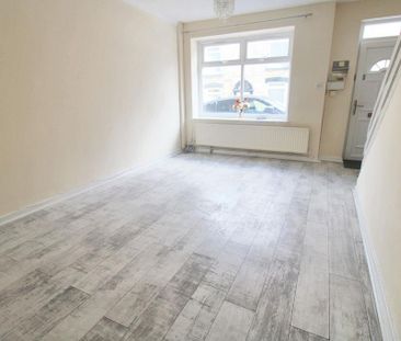 4 bedroom terraced house to rent - Photo 1