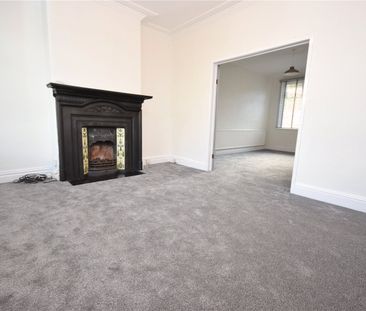 346, Low Lane, Horsforth, Leeds, West Yorkshire, LS18 4DD - Photo 3