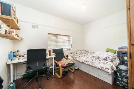 4 bedroom house to rent - Photo 2