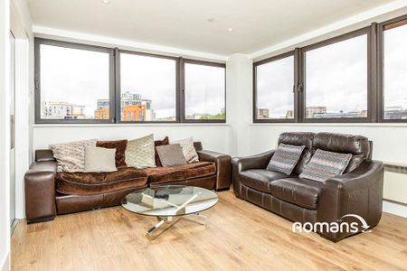 3 bedroom flat to rent - Photo 2