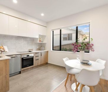 Modern & Low Maintenance Townhouse - Photo 4