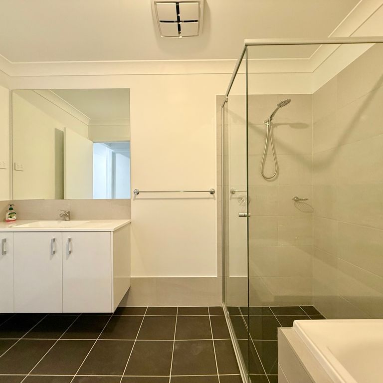 12 Gladstone Way, Edgeworth - Photo 1