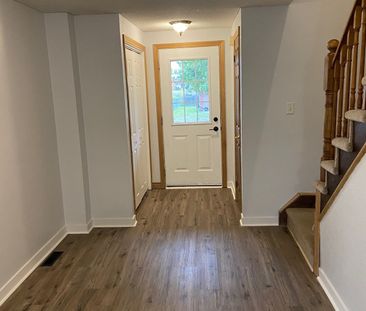 For Lease - 117 Cheltenham Road, Barrie, Ontario - Photo 4