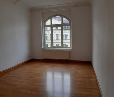 3-Raum-Wohnung mit Altbauscharm - Photo 2
