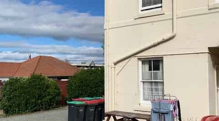 Downstairs Apartment - Photo 4