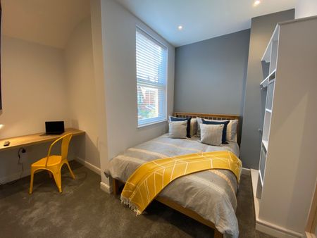 6 Bed End Terrace, Nicander Road, L18 - Photo 5