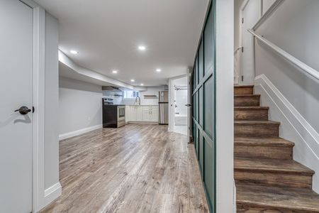 $1,399 / 1 br / 1 ba / 675 sqft 37 Garfield ave N unit 3 - Photo 4