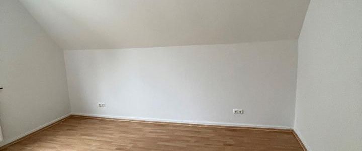 Gemütliche Dachgeschosswohnung mit Küche - Photo 1