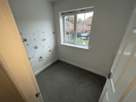 Kesteven Road, West Bromwich, B71 - Photo 3