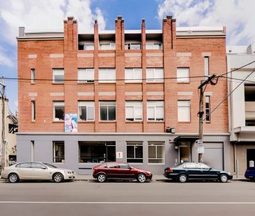 Large 1 Bedroom - Photo 6