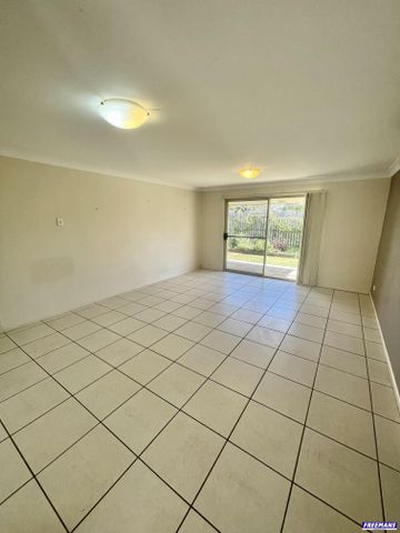 Modern 2 Bedroom Unit in Great Complex - Photo 2