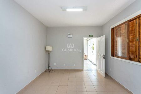 Apartamento com 2 dormitórios, sendo 1 suíte, e 1 vaga de garagem no Bairro Cavalhada - COD: 13469 - Foto 2