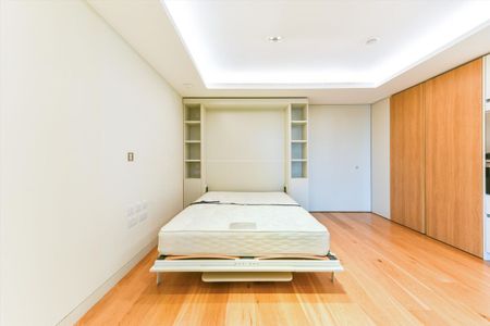Spacious studio apartment to rent in Canaletto, EC1V. - Photo 4