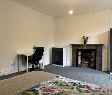 7 bedroom private hall to rent - Photo 5