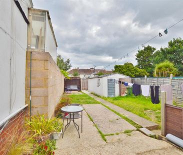 Canterbury Avenue, Slough, Berkshire - Photo 4