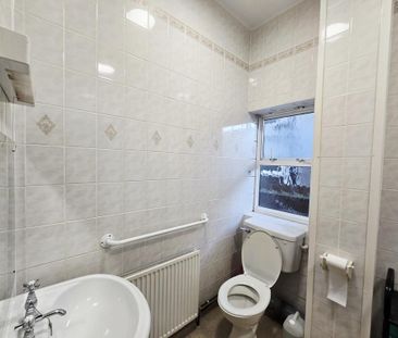 1 bedroom in a house share to rent - Photo 6