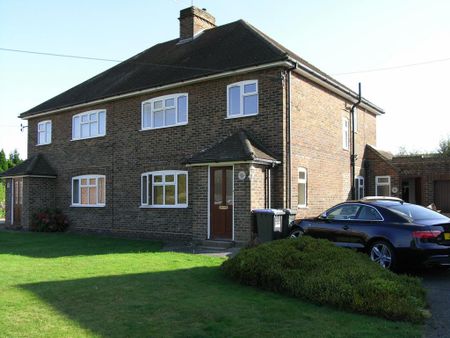 3 bedroom semi-detached house to rent - Photo 4