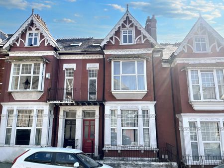 Bedford Park, Plymouth - Photo 2