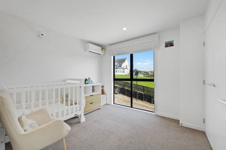 Stylish & Modern Living in Ormiston Rise! - Photo 5