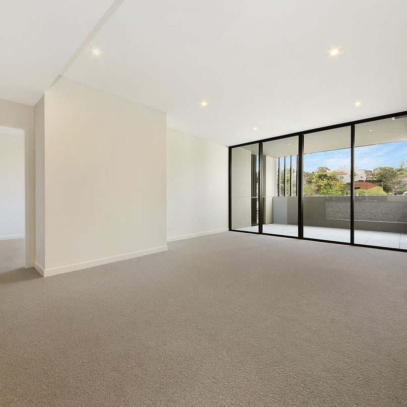 Generous Layout | Double Balconies | North East | 114 m2 - Photo 1