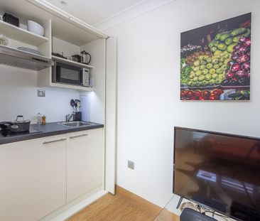 1 bedroom flat to rent - Photo 2