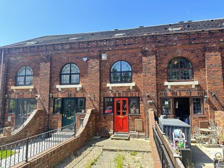 3 bedroom terraced house to rent - Photo 2