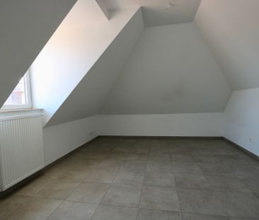 Bel-etagewoning met 3 slaapkamers, balkon, tuintje en garage. - Foto 5