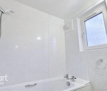 3 bedroom end of terrace house to rent - Photo 6